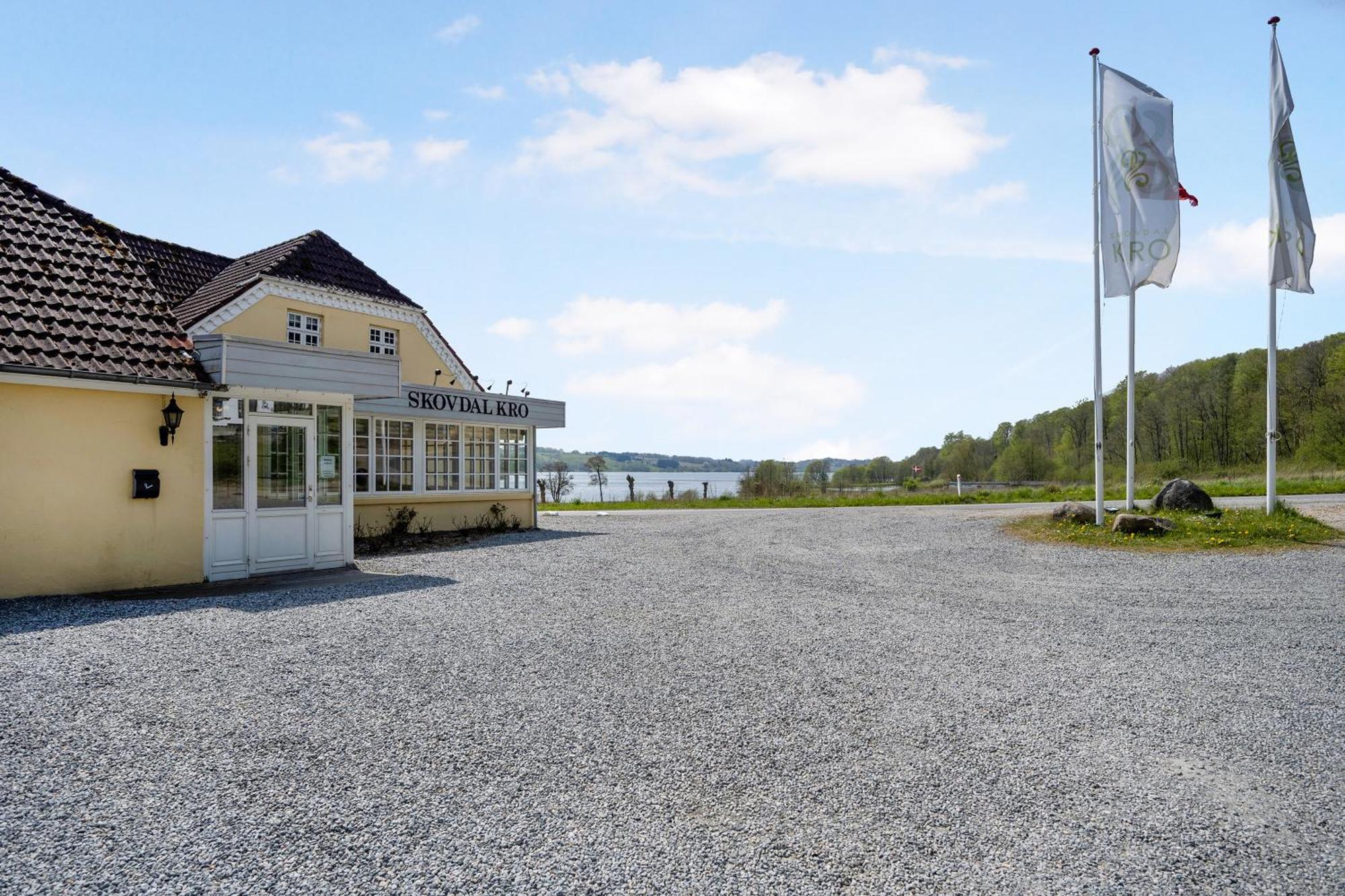 Skovdal Kro Jelling エクステリア 写真