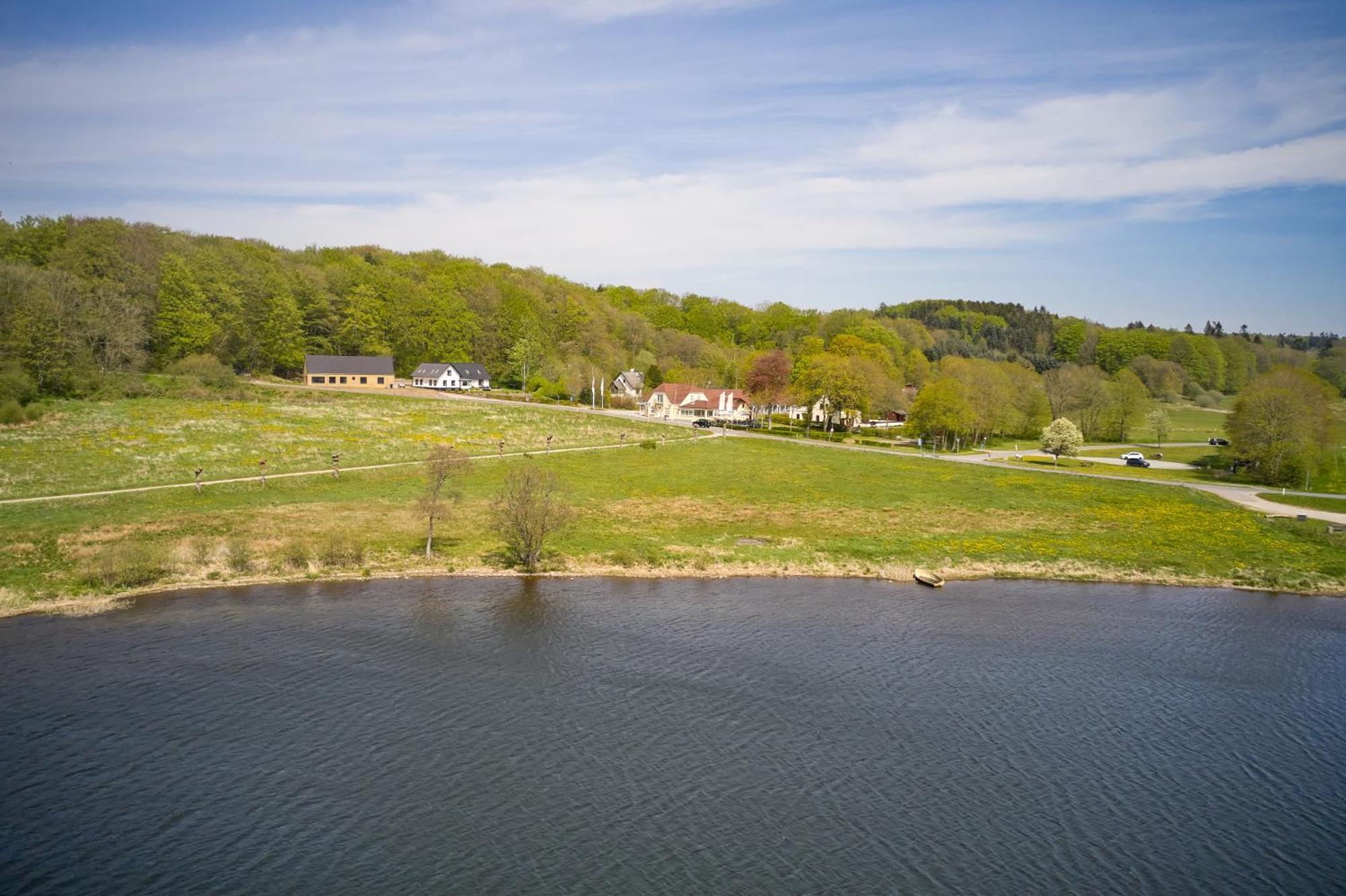 Skovdal Kro Jelling エクステリア 写真